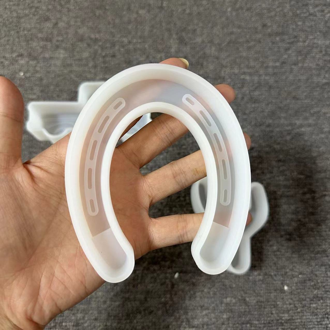 Horseshoe Crystal Epoxy Resin  - Horseshoe Game Set review and price